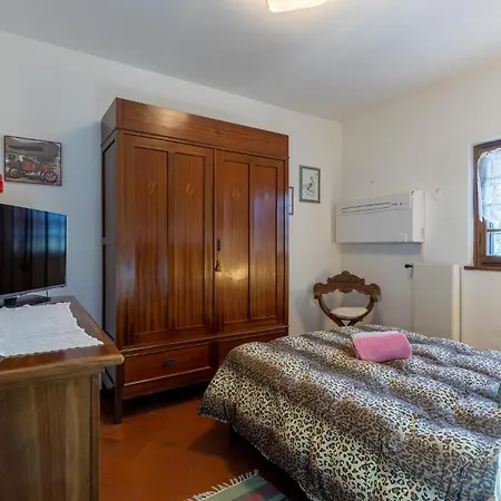 3 Bedroom Stunning In Pt * Uzzano